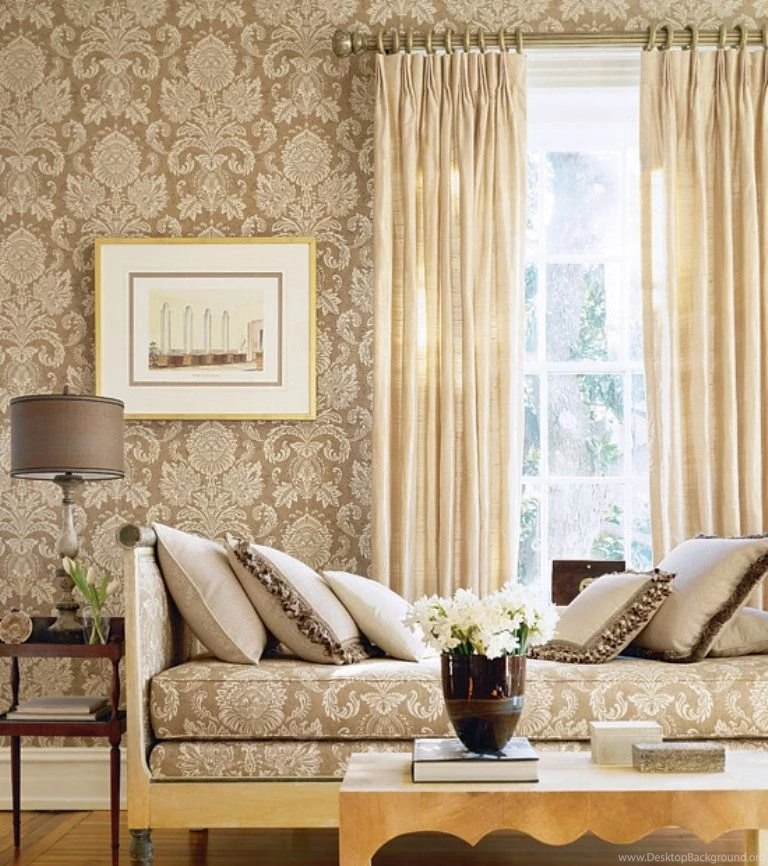 30 Elegant And Chic Living Rooms With Damask Wallpapers