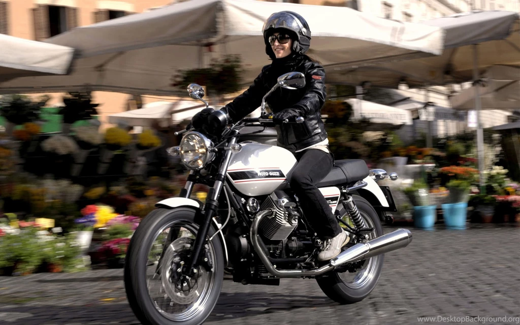 Download Wallpapers 3840x2400 Girl, Biker, Motorcycle, Movement ...