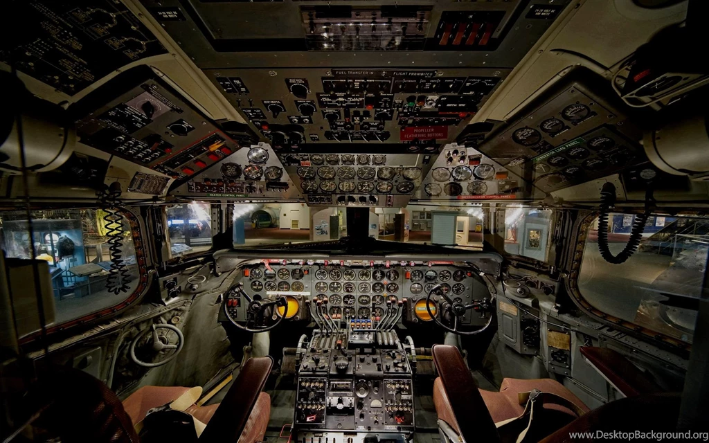 Gallery For Images Of Airplane Cockpit