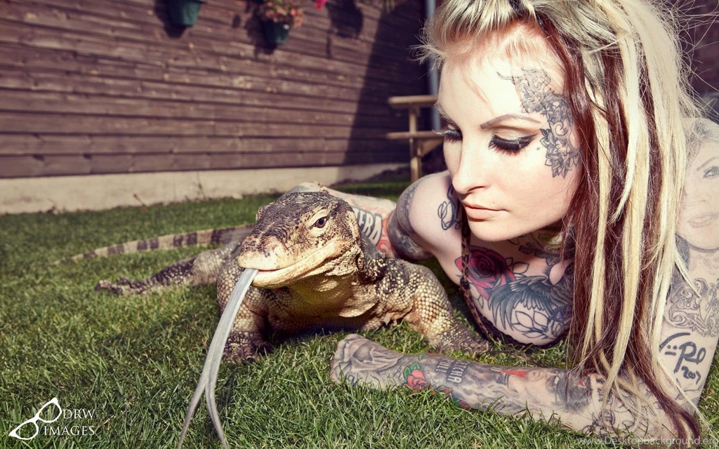 Girls With Tattoos   Photo Wallpapers, Girls With Tattoos Pictures
