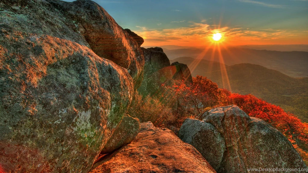 Beautiful Sunrise Mountains Wallpaper.