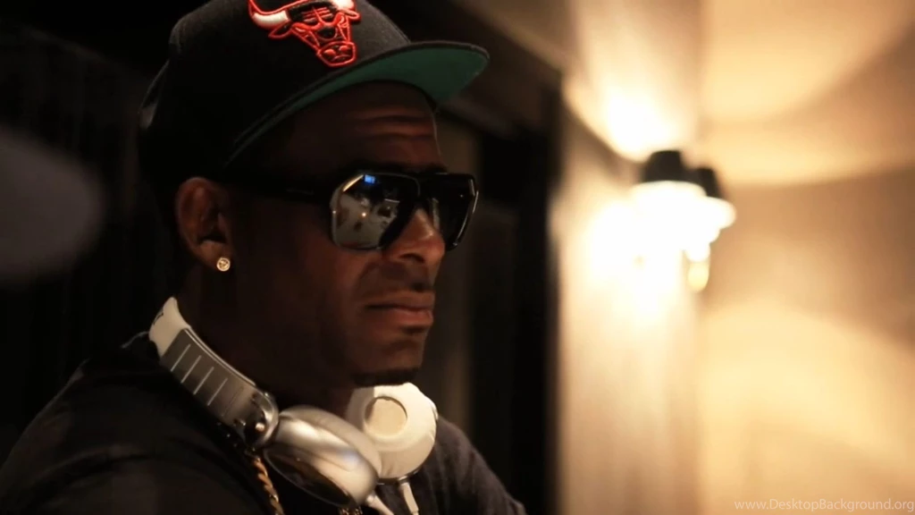 MissInfo.tv » The Road To R. Kelly's “Black Panties” Album