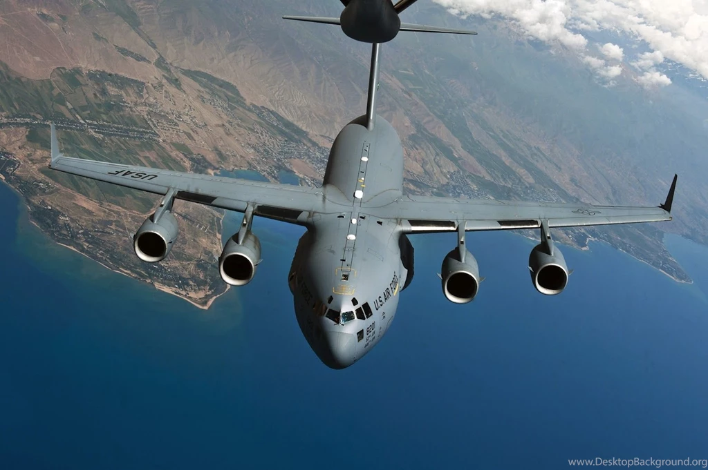 Boeing_c17_globemaster_iii_usaf_air_refueling.jpg