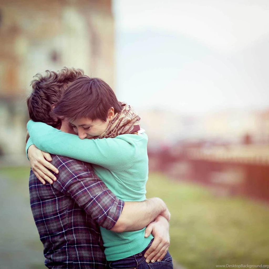 Romantic Hug Each Other Wallpapers & Photos