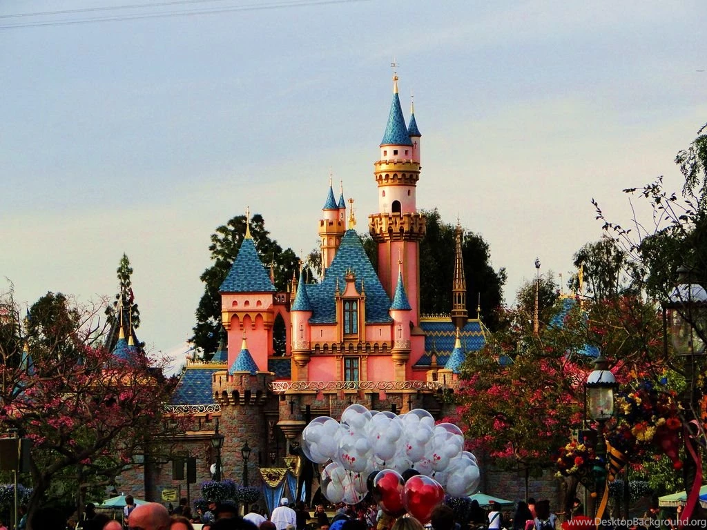 The Iconic Sleeping Beauty Castle At Disneyland CA.   A Photo On ...