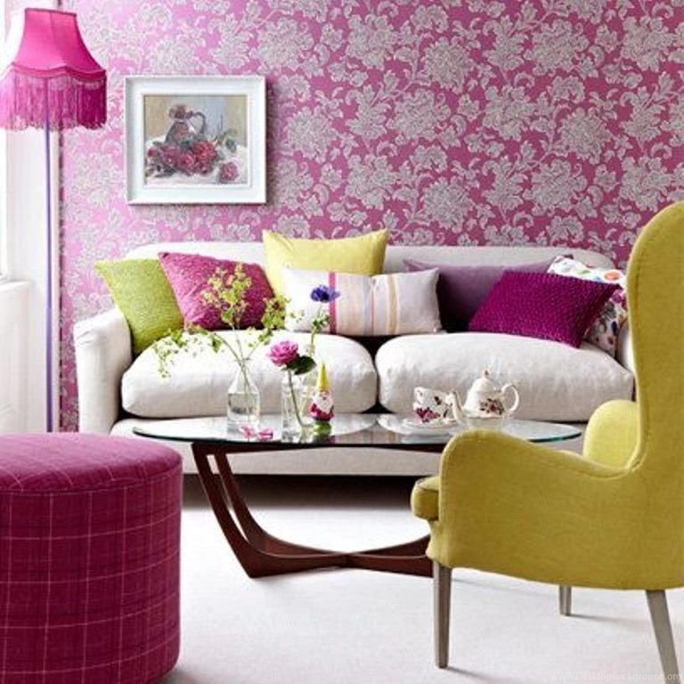 20 Living Rooms With Beautiful Floral Wallpapers