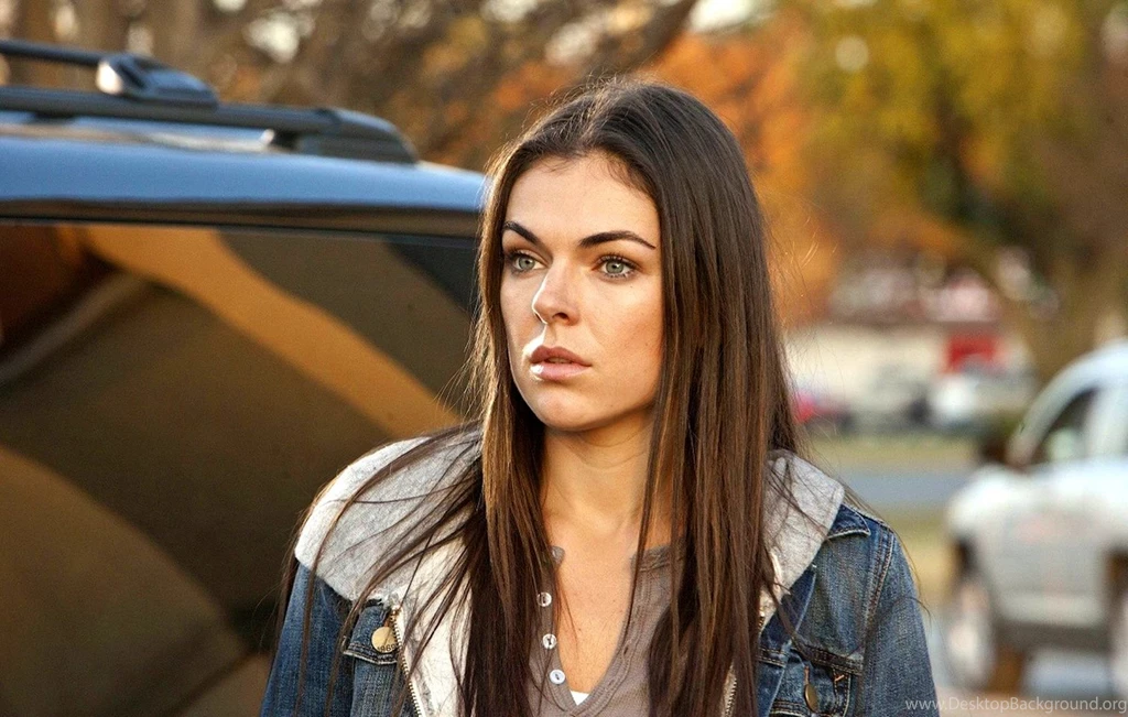 Serinda Swan Photo, Pics, Wallpapers Photo