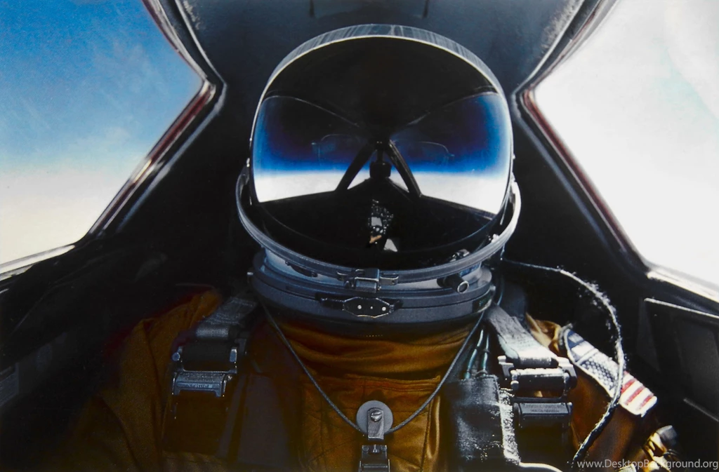 Brian Shul In The Cockpit Of The SR 71 Blackbird : Wallpapers