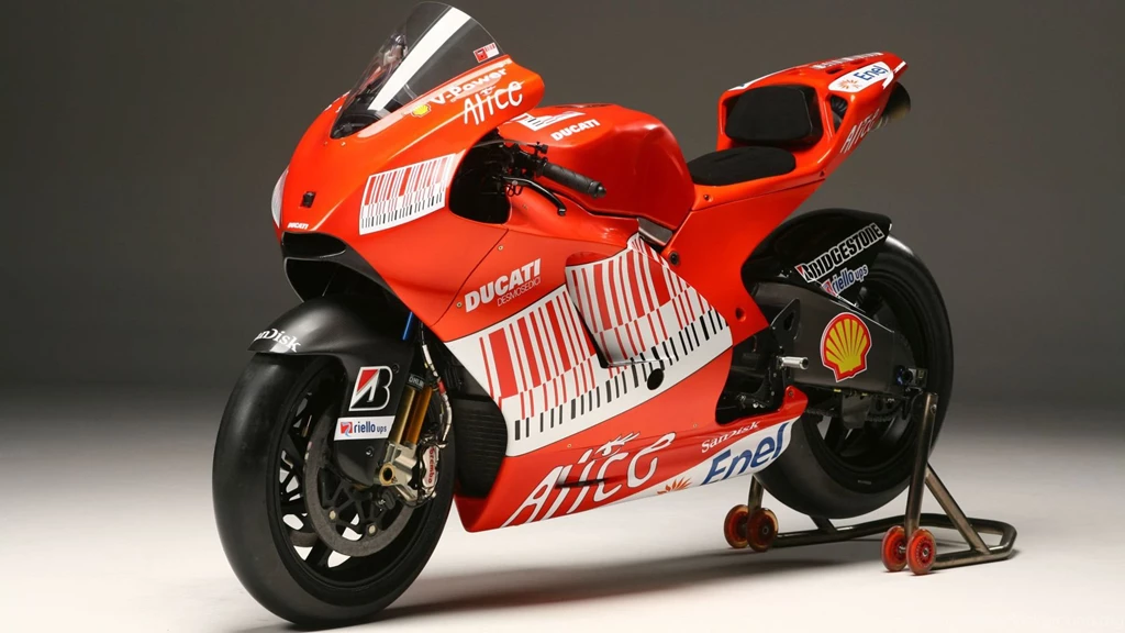 View Of Ducati Sports Bike Wallpapers : Hd Car Wallpapers