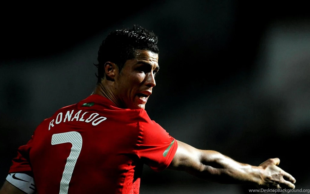 Cristiano On Red T shirt Wallpapers