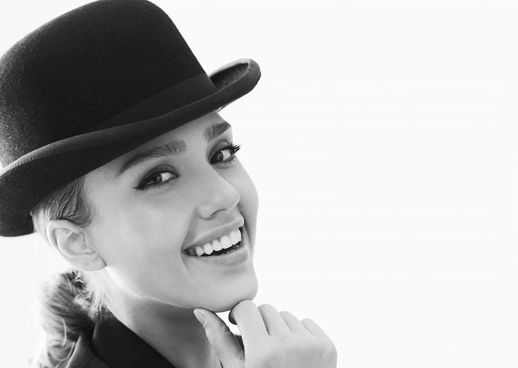 Jessica Alba Black and White Background Desktop HD Images.jpg