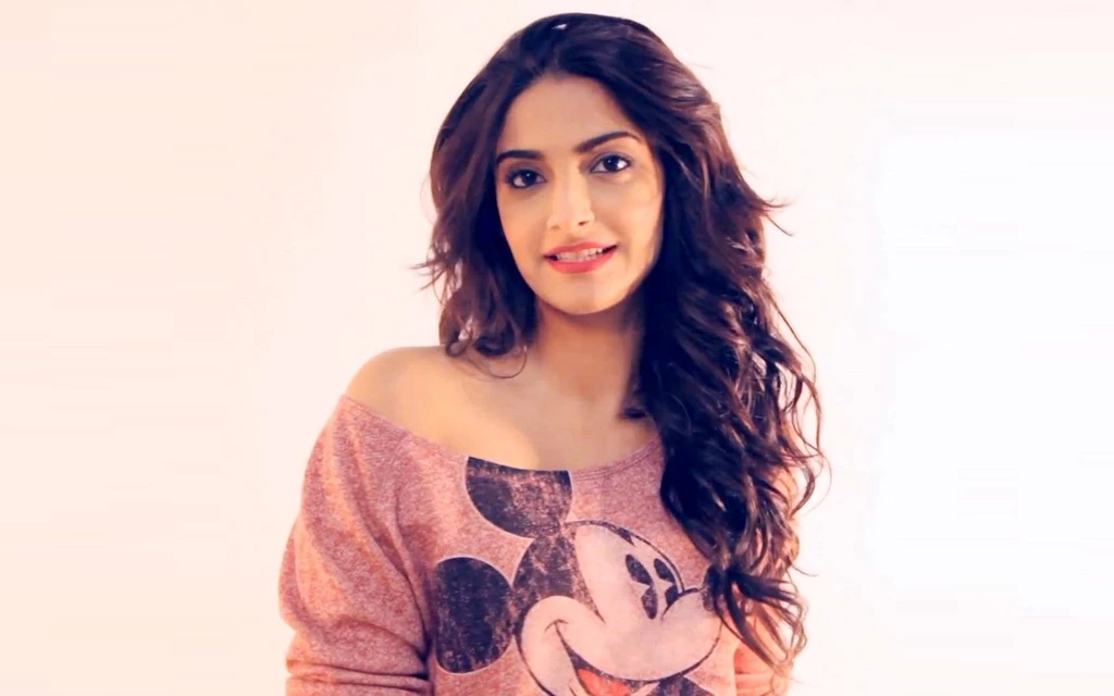 Khoobsurat Sonam Kapoor.jpg