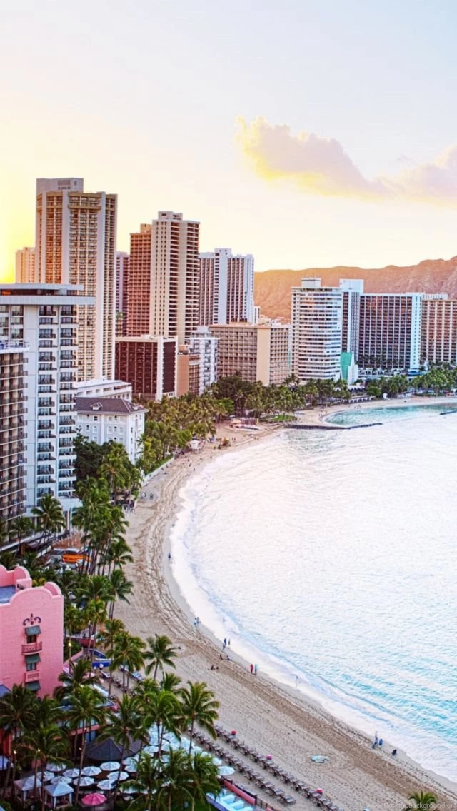 Waikiki Beach Hawaii 640x1136.jpg
