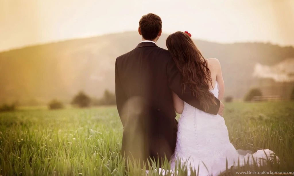 Glamorous Girl And Boy Hugging Wallpapers