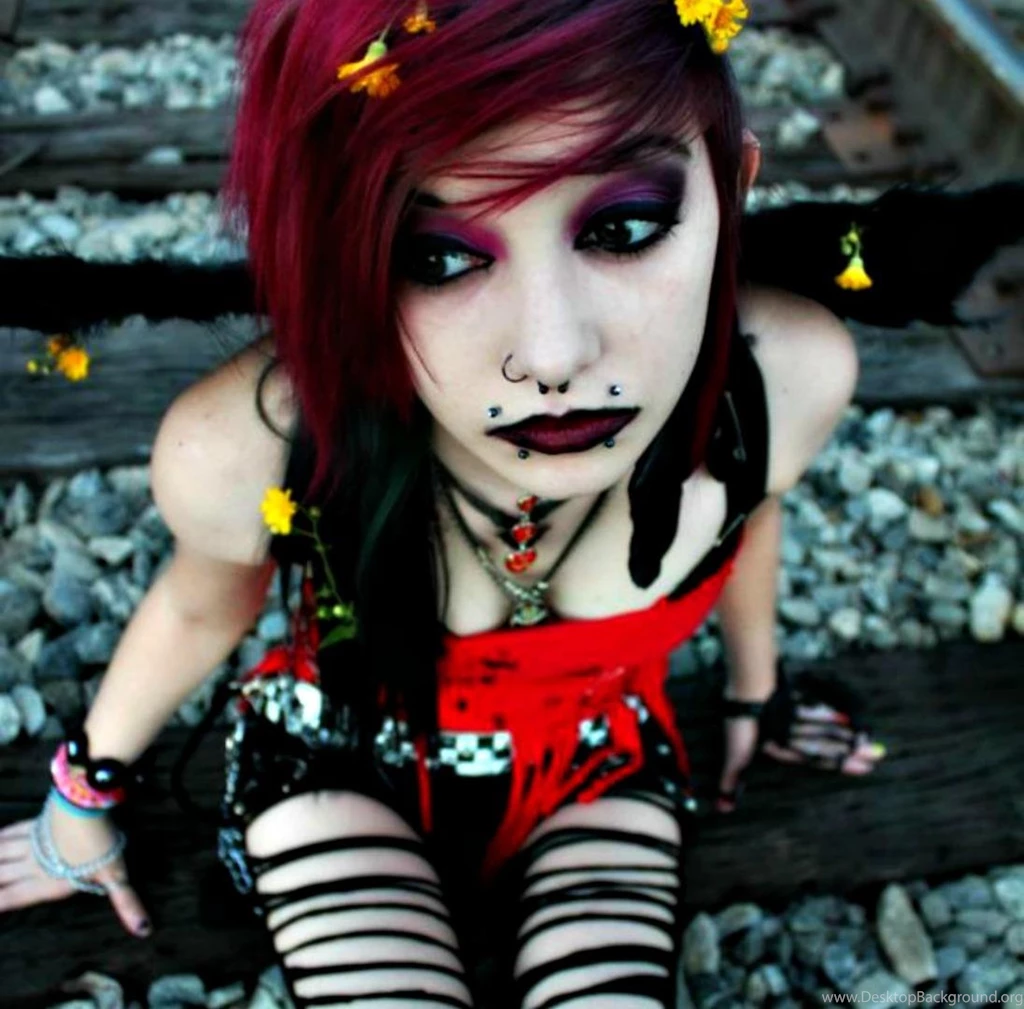 Goth Girl On Tracks (
