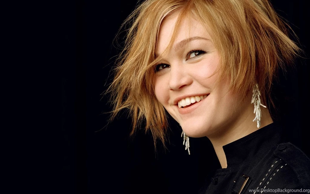 Julia Stiles Wallpapers HD Download