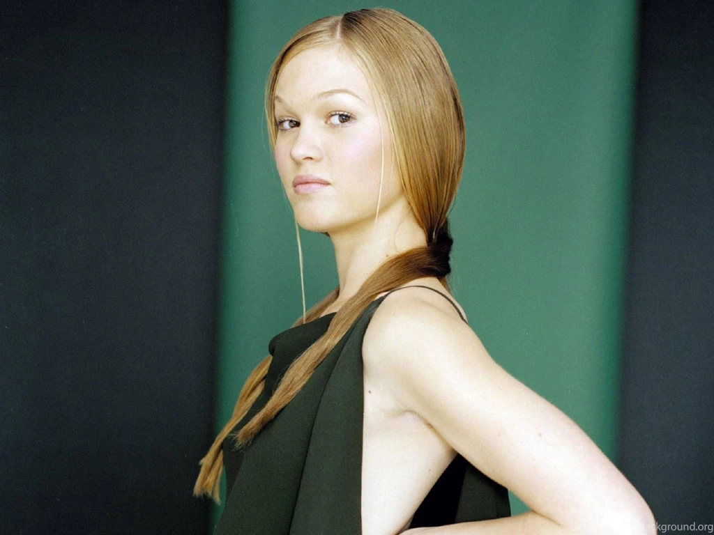 15 Julia Stiles HD Wallpapers