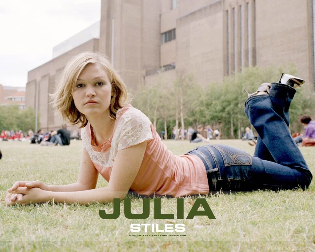 Julia Stiles Wallpapers