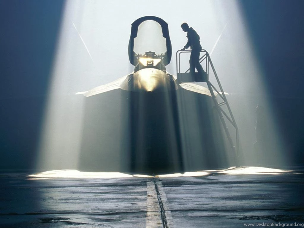 F 22 Raptor Military Wallpapers (Page 1)