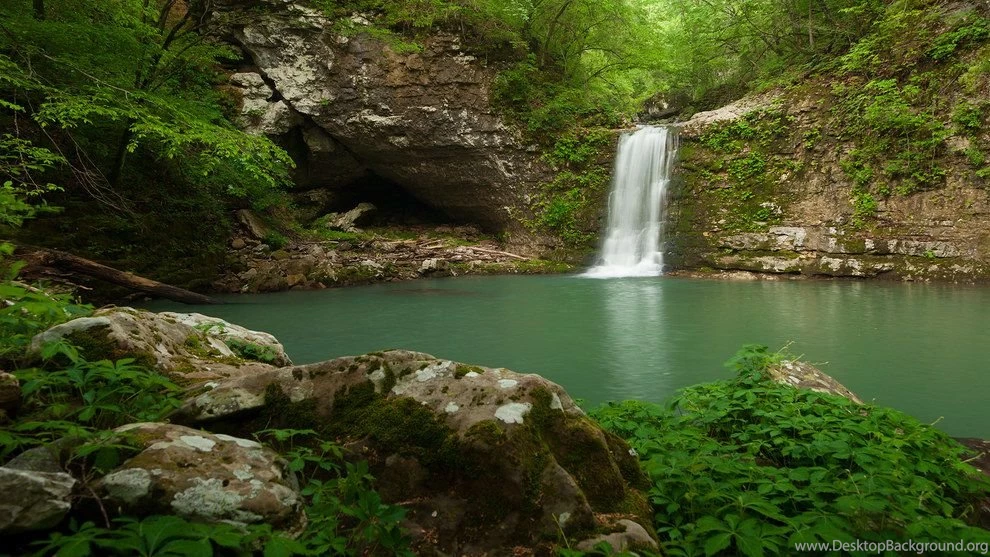 ArkansasWallpapers_PunchbowlFalls_preview.jpg