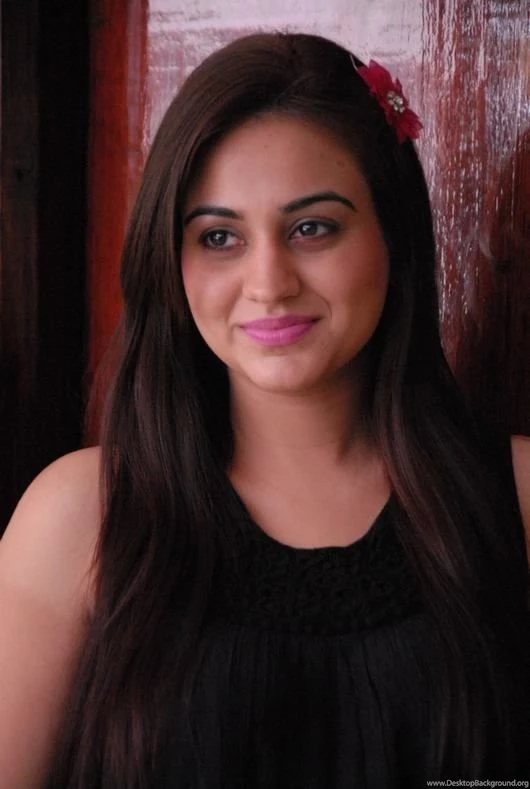 Aksha Latest Stills