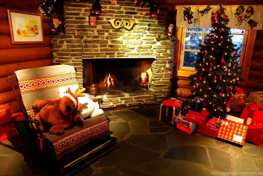 Holiday Tree Presents Fireplace Wallpapers