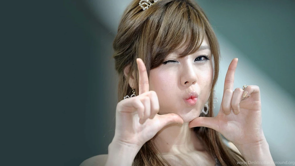 Beautiful Chiness Women Wallpaper .jpg