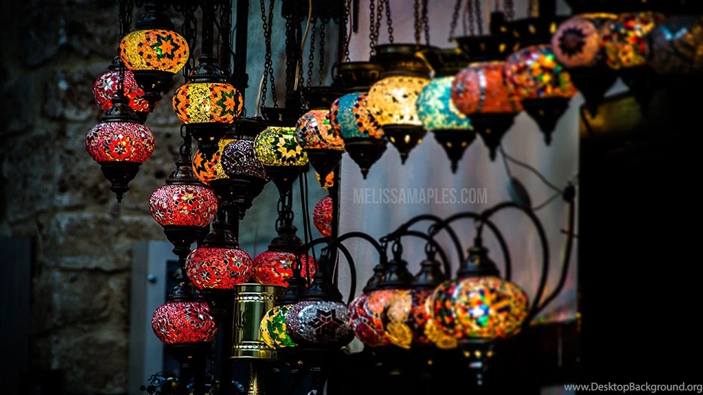 April Wallpapers – Download Now! – Melissa Maples