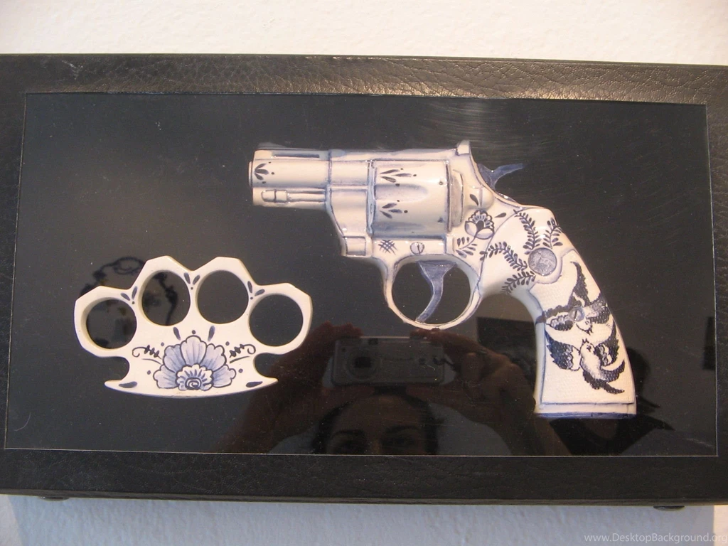 11 Colt 375 Pistol & Brass Knuckles