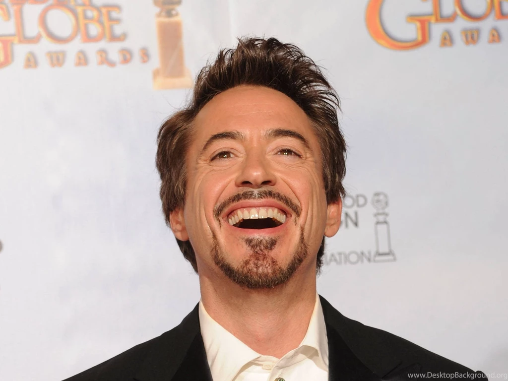 Robert Downey Smile HDwallpaper4U.com