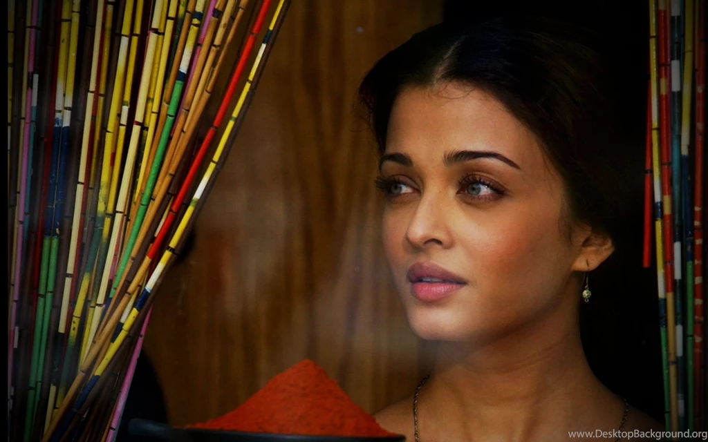 Cute Aishwarya Rai AtozWallpapers