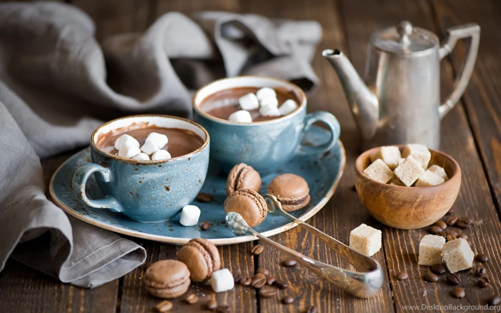 Hot Chocolate With Marshmallows And Macarons 2560x1600.jpg