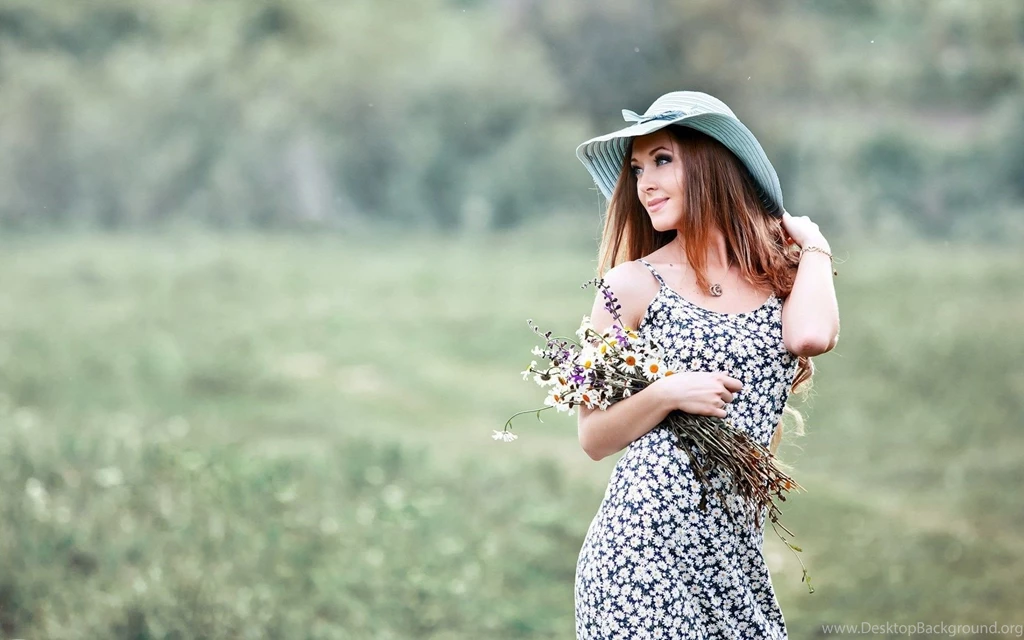 Lovely Girls With Hat Wallpapers.jpg