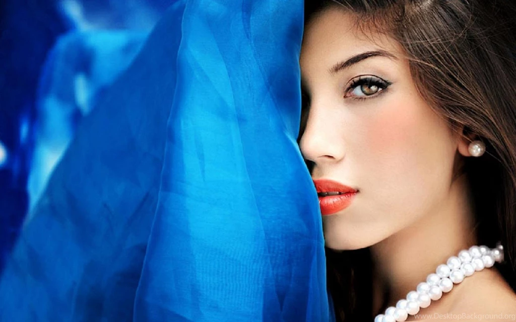 BLUE ELEGANCE WALLPAPER   (