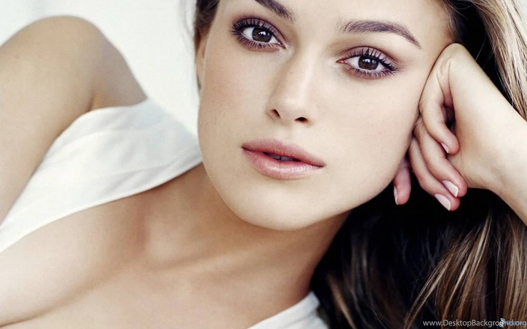 Amazing Keira Knightley Wallpapers