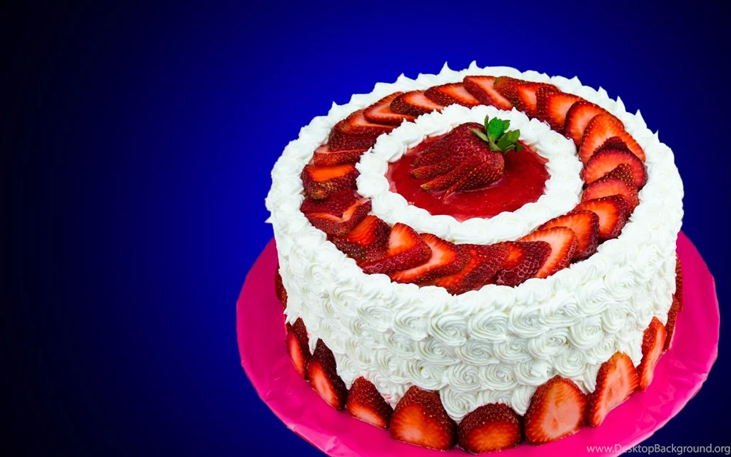 Happy Birthday Strawberry Cake Wallpapers