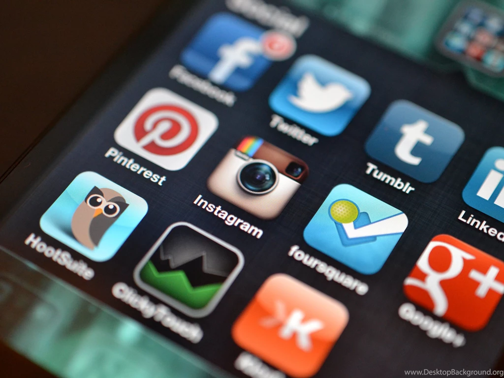 SOCIAL MEDIA Computer Internet Typography Text Poster Wallpapers ...