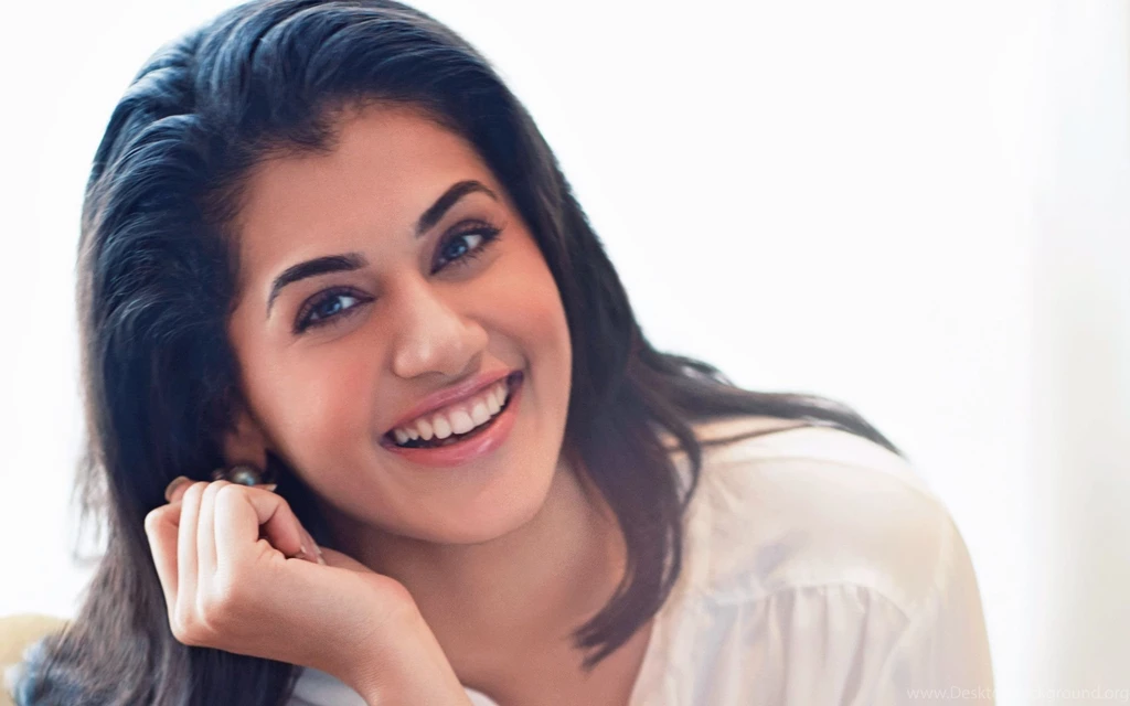 Actress Taapsee Pannu Wallpapers