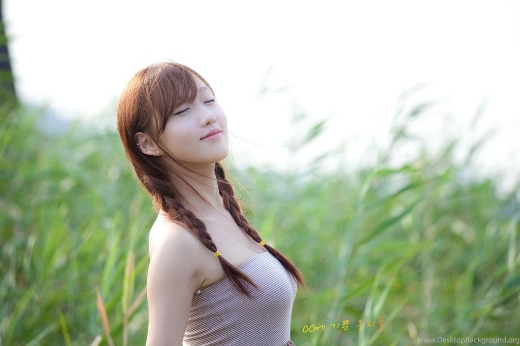 Download Women Models Wallpapers 1024x682