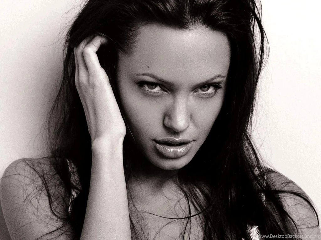 Angelina Jolie HD Wallpapers And Backgrounds