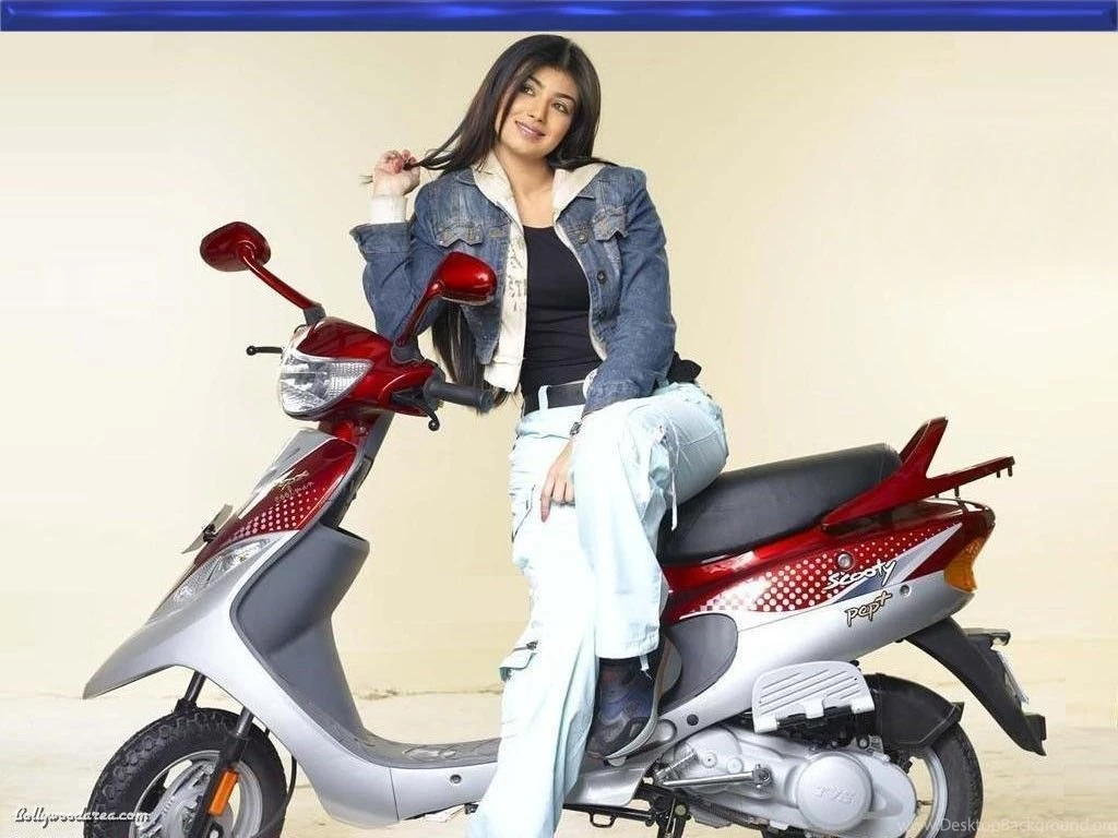 Ayesha Takia HD Wallpapers