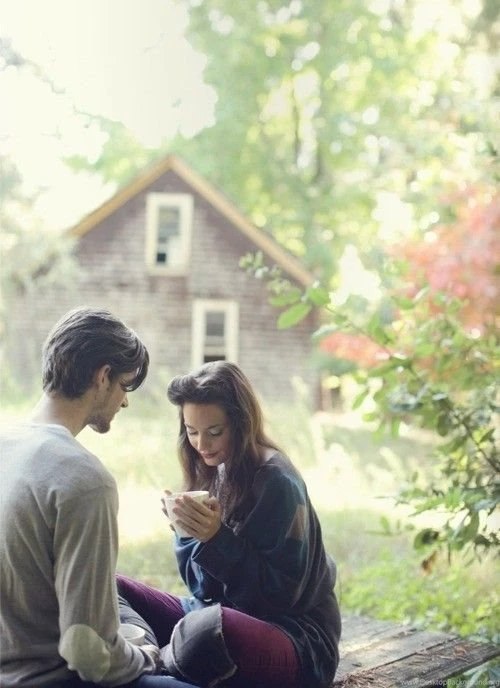 25 Heart Touching Couple Pictures