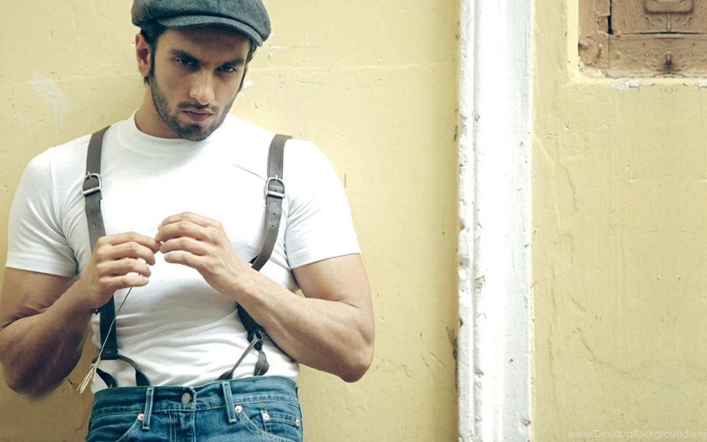 Handsome Photos Of Ranveer Singh From Lootera Movie