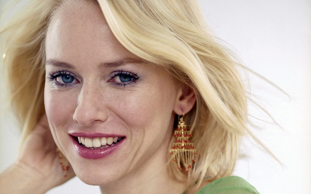Naomi Watts HD Images Smile Face.jpg