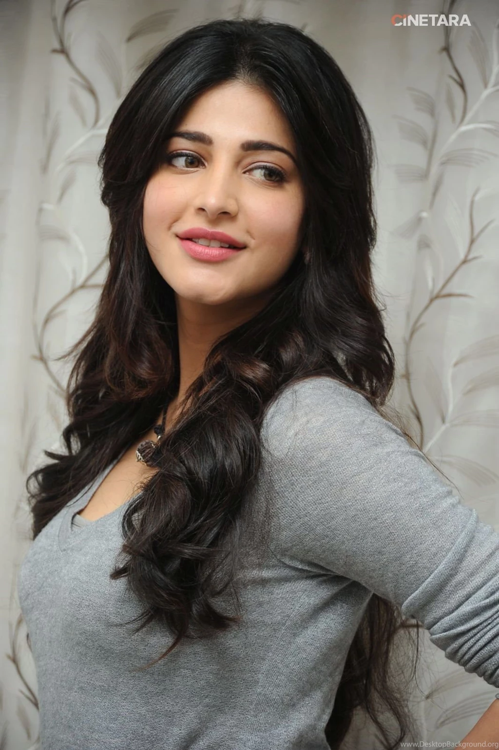 South Indian Actress Shruti Hassan HD Wallpapers