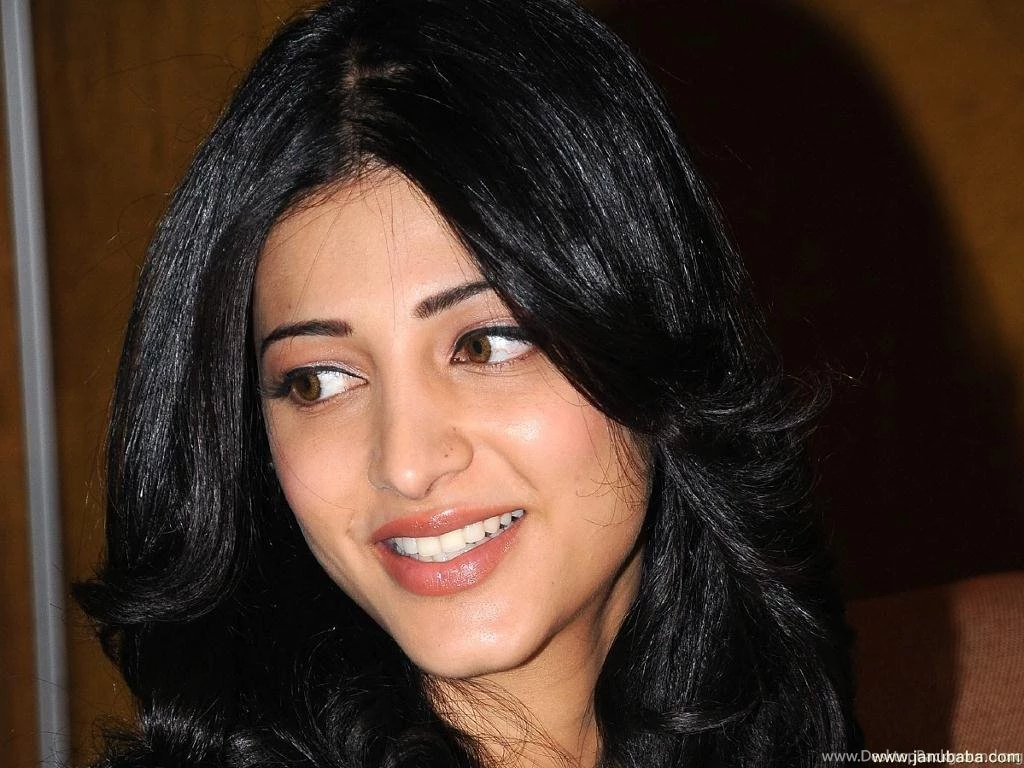 Shruti Hassan Wallpapers (1024x768) : Janubaba.com