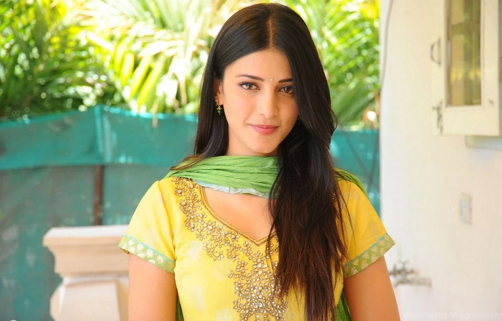 Shruti Haasan Hot HD Wallpapers