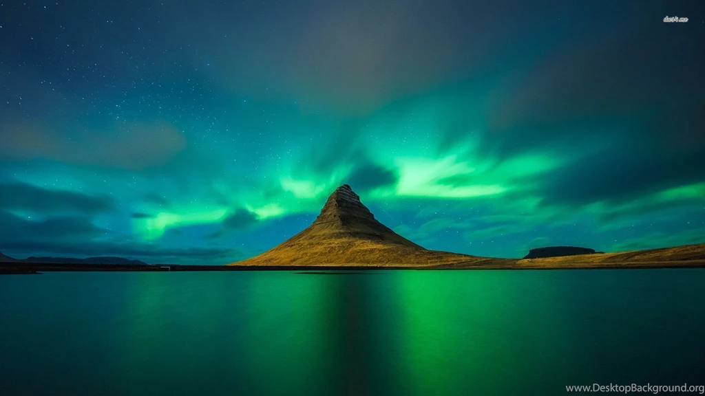 Aurora Borealis Over The Mountain Lake Wallpapers Nature ...