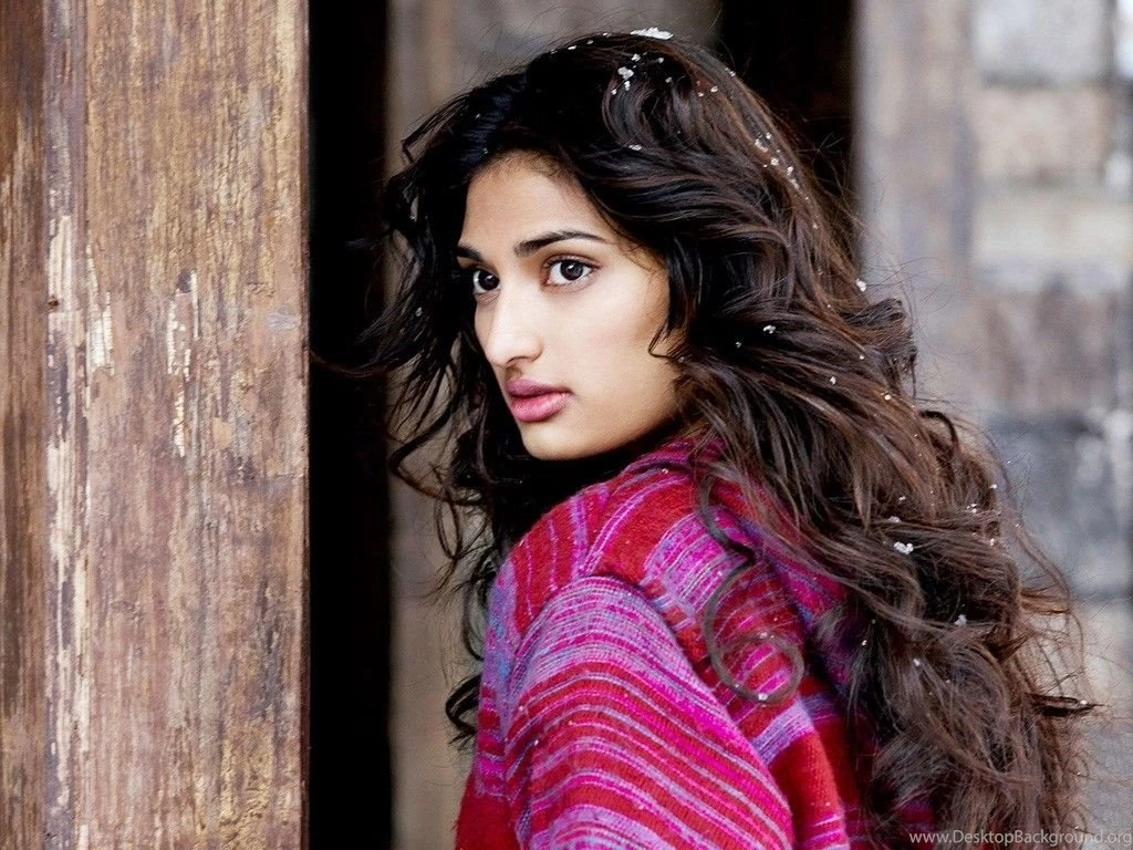Athiya Shetty Indian Actress Wallpapers   DreamLoveWallpapers