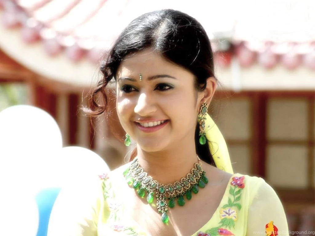 Poonam Bajwa Indian Actress Wallpapers (28)